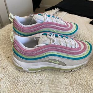 Women’s Nike shoes